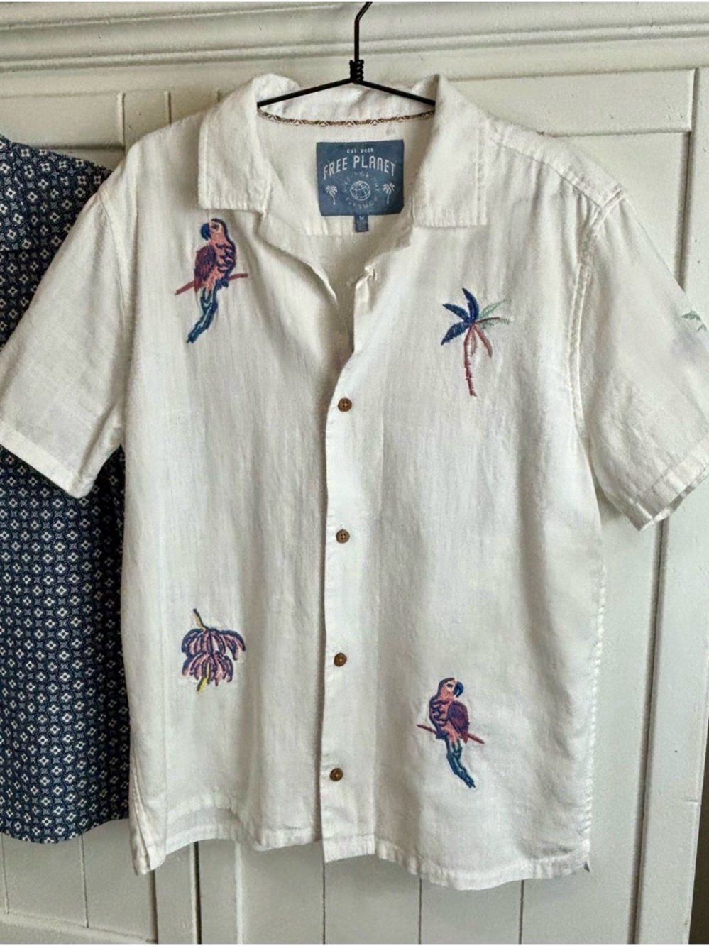 Men’s Medium Summer Bundle 4 Piece Cabana Swim Set Free Planet Shirt & Tank NWT - Picture 5 of 14